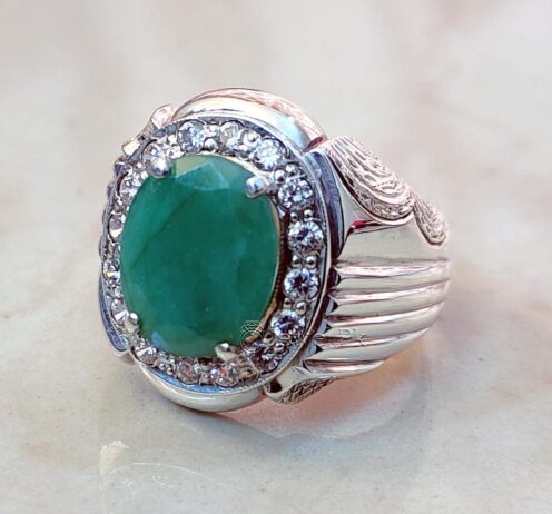Emerald Luxury Ring