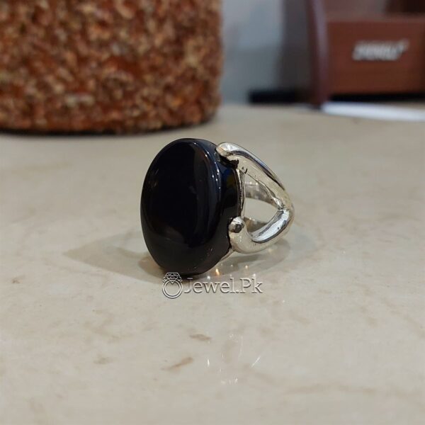 Black Aqeeq Ring with red inside 3