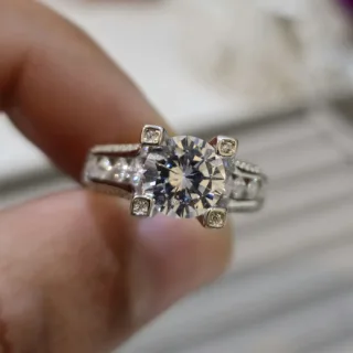 Moissanite Ring for Ladies Luxury - A Perfect Shape of Diamond
