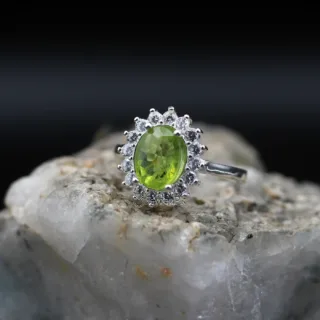 Natural Peridot (Zabrjad) Ring - 925 Silver Chandi Lab Certified